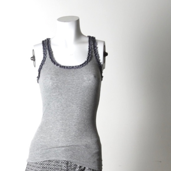 Abercrombie & Fitch Tops - 🌷3 for $25🌷 A&F grey tank with ruffled trim XS